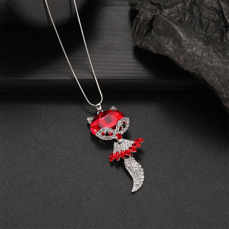 Luxury Non-Fading Korean Fashion Sweater Necklace: Autumn/Winter Women's Niche Design Pendant