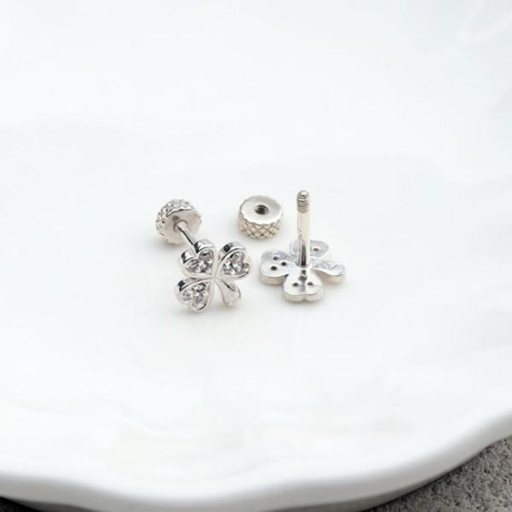 Women's Daily Accessory Sari Three-Leaf Clover Piercing