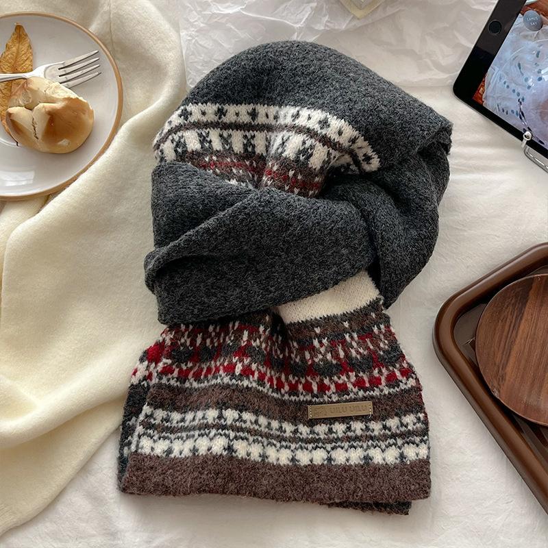 Fair Island Green Christmas Knitted Scarf Atmosphere Women's Autumn and Winter Thickened Warm Versatile Student Neck Scarf