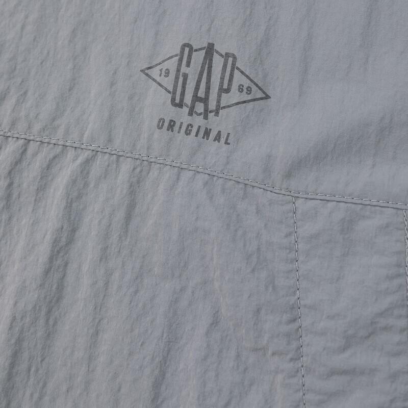 GAP Men's Water-Repellent Logo Jacket