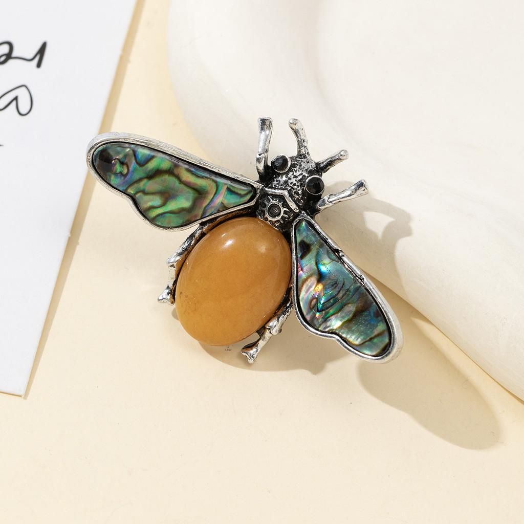 Fashion Brooch Pin With Shell And Stone For Elegant Clothing Accessory Gift