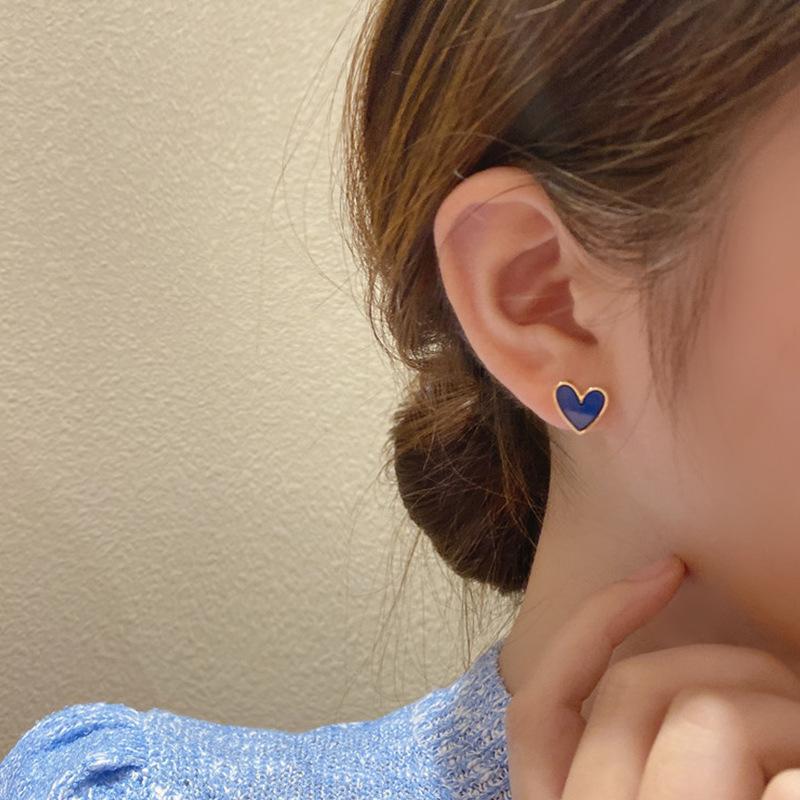 Early autumn small blue love earrings design sense simple small peach heart earrings women