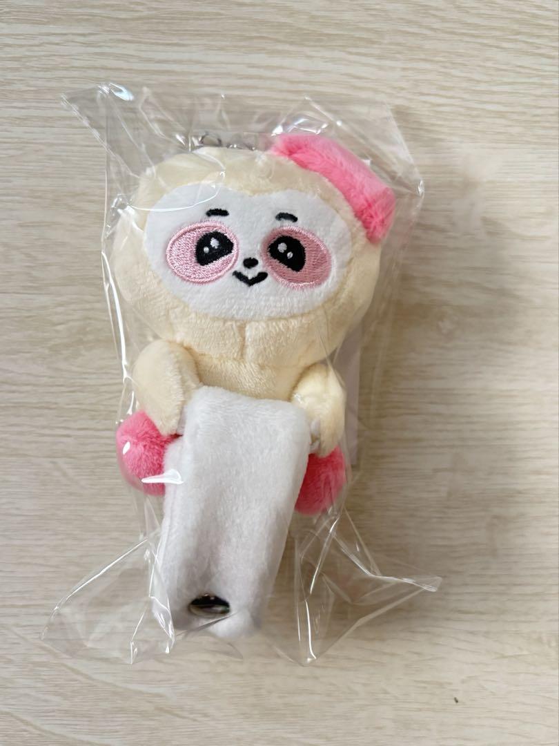 

[USED] NiziU nizoo Ano Ayaka towel holder