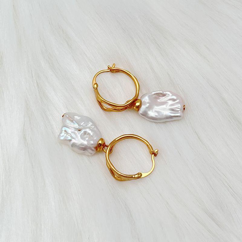 Natural Baroque Freshwater Pearl Earrings - Minimalist Elegance with Irregular Design, Stylish Dangle Earrings