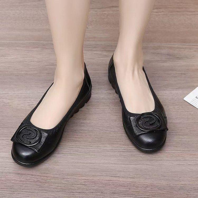 Comfortable shoes soft sole autumn new single shoes shallow mouth shoes medium leather shoes