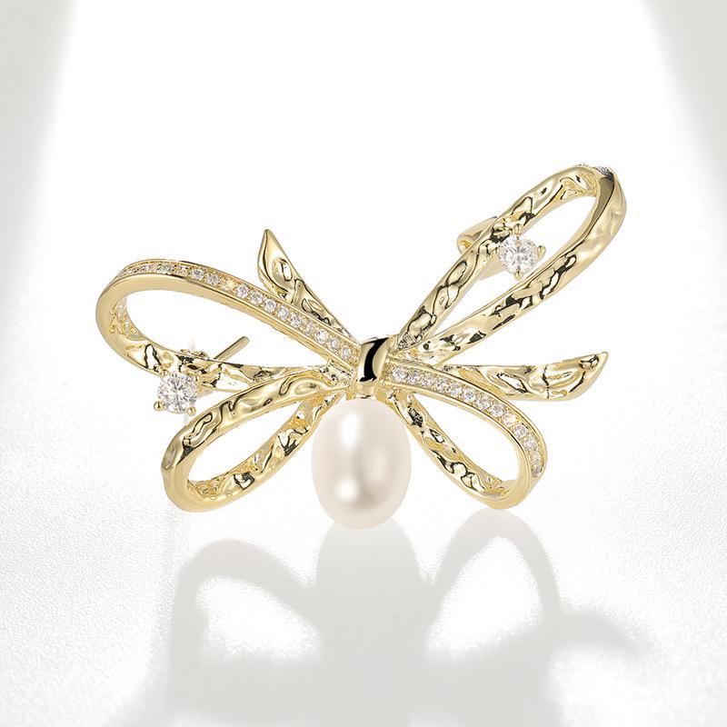 Bo Xin Yun Zirconia Bow Brooch with Freshwater Pearl - Elegant Suit Accessory Pin