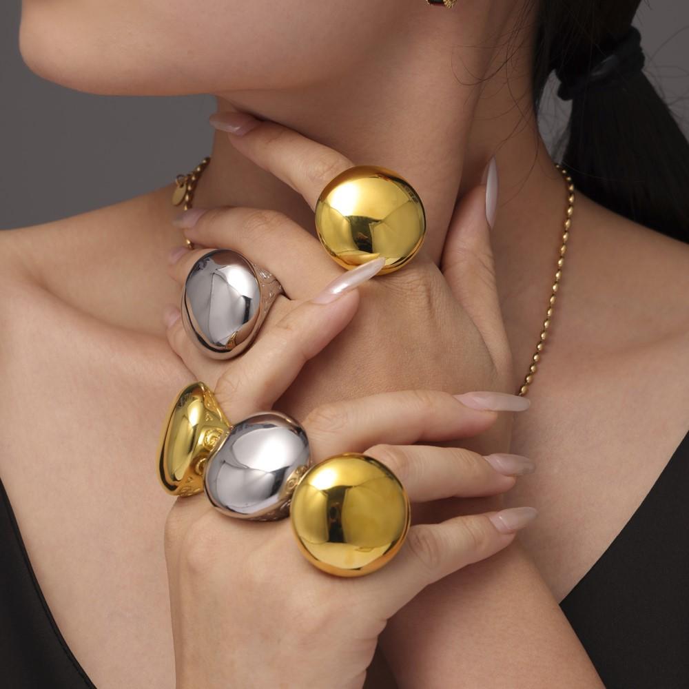 Casting Stainless Steel Chunky Rings For Women Physical Vapor Deposition 18k Gold Plated Women's Large Smooth Surface Ring