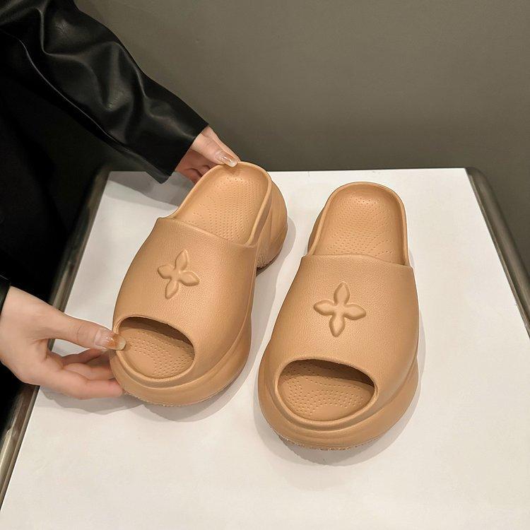 

Small platform slippers women wear fashion 2025 summer new Internet celebrity muffin heightening word sandals black 40 хаки