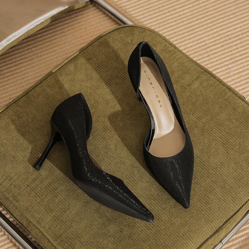 

83826 [sheepskin] high heels women s thin heels spring 2025 new pointed French side empty shallow mouth single shoes 34