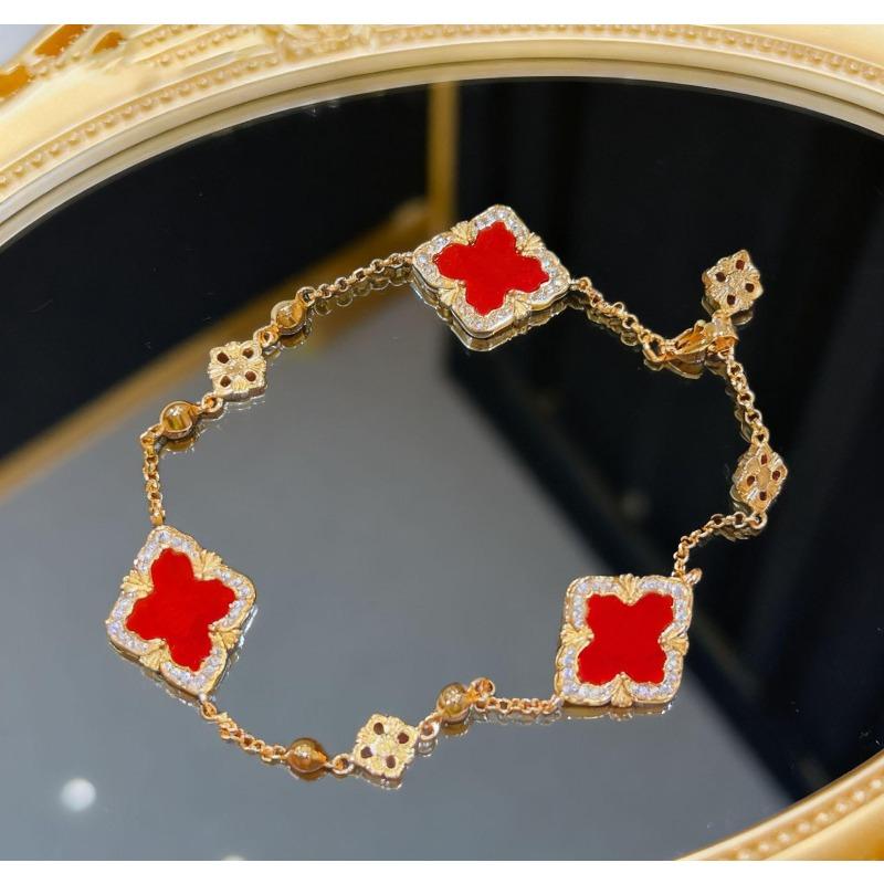 Vintage Court Style Brati White Fritillary Set Four-Leaf Clover Red Agate Bracelet