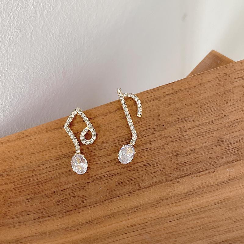 

Dongdaemun Korean Music Character Full Diamond Stud Earrings - Elegant, Simple, Versatile, 318.