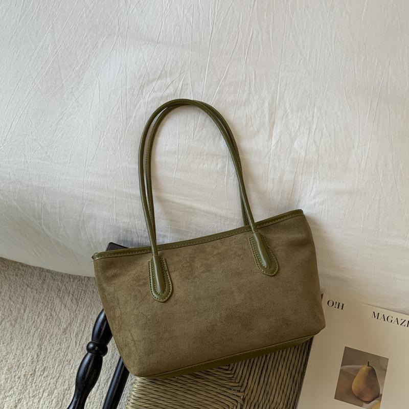 

Ретро сумка женская большой вместимости 2025 новая осенне-зимняя универсальная повседневная на плечо подмышку текстурная сумка-тоут для通勤 зелёный