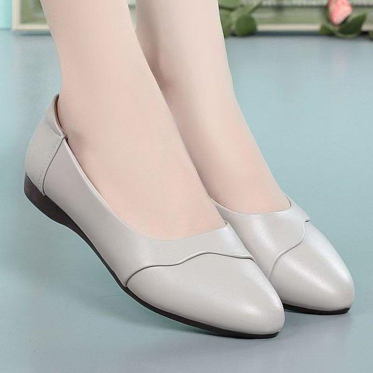 2025 new simple single shoes women's soft-soled flats autumn comfortable small leather shoes work shoes low heels mother women's shoes