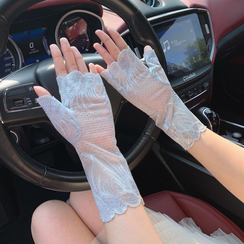 Summer Sun Protection Thin Breathable Ice Feeling Lace Gloves Women's Half Finger Sun Protection Hand Guard Short Wristband Driving Wrist Strap