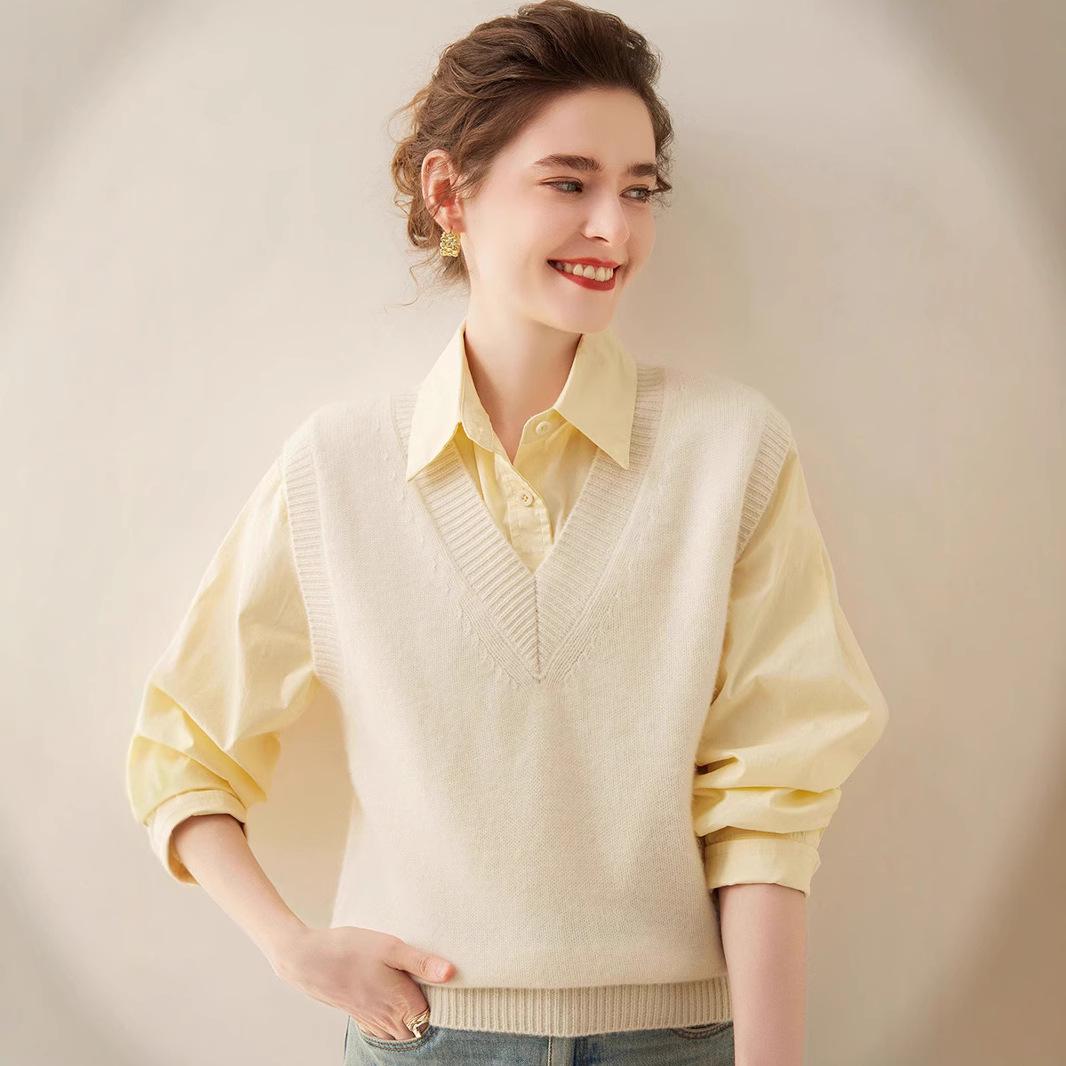 

Women s V-Neck Cashmere Knit Vest - New for Autumn/Winter 2023 L