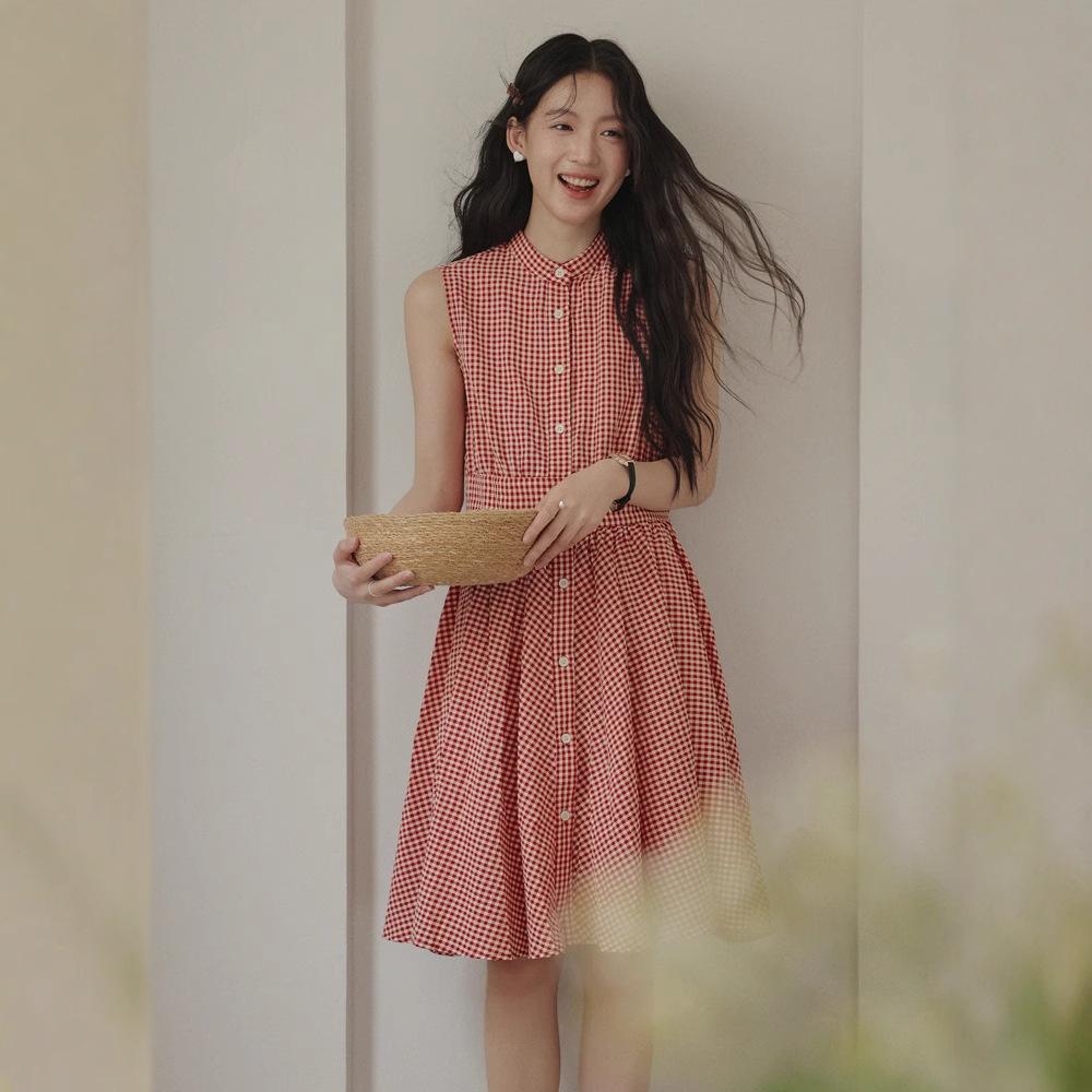 Summer Retro Sleeveless Red Plaid Waist Pleated Age-reducing Temperament Vest Dress