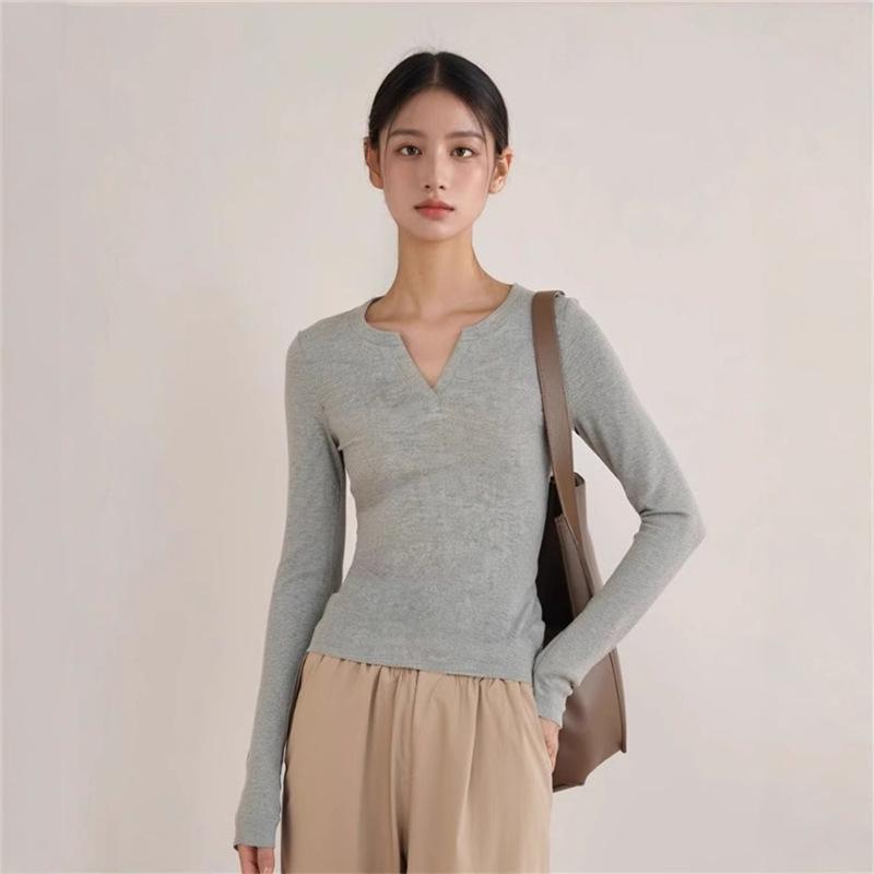 

EM Women s Grey V-neck Knitted Long Sleeve Top - 2024 Autumn Collection. S