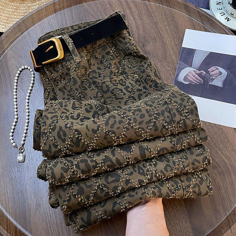 

Chic High Street Leopard Print Women s Jeans 2025: Trendy Autumn/Winter Straight Wide-Leg Slimming Pants M (85-100 jin)