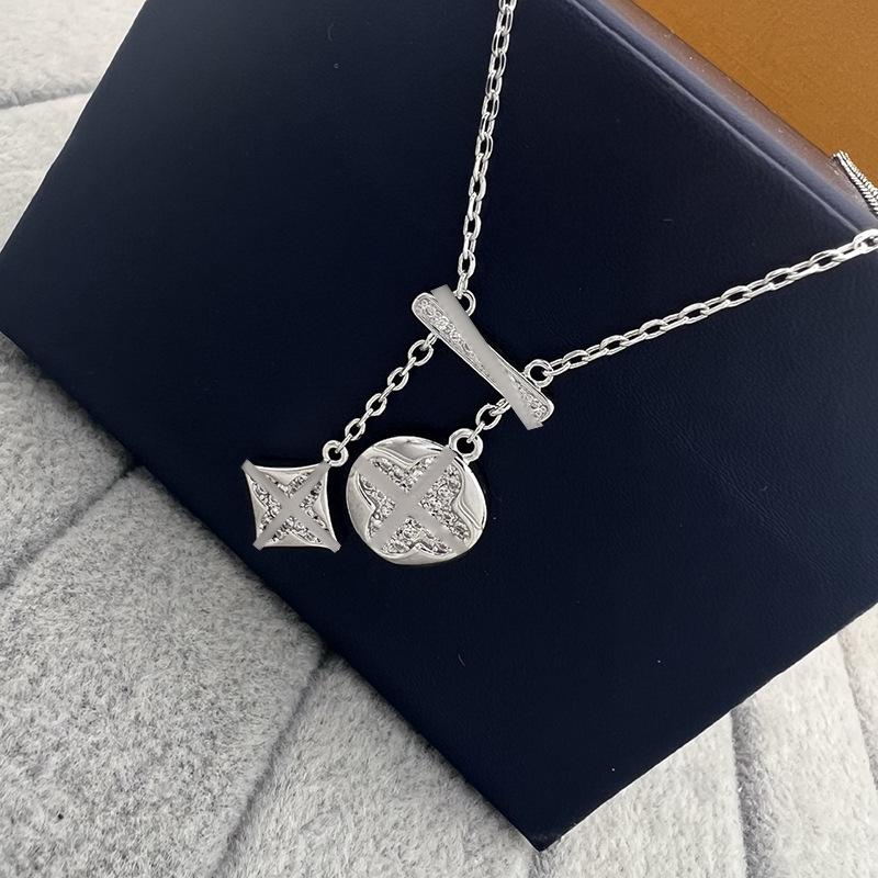 Exquisite Diamond Mother-of-Pearl Clover & Plum Blossom Necklace