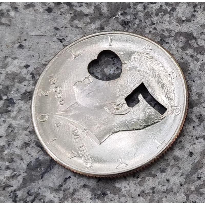

Punched Out Half Dollar Branded Flame Coin Magic Mentalism Magic Tricks Illusion Prediction Card Revelation Close-up Prop Magia