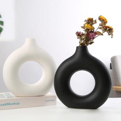 White Donut Vase Circular Hollow Imitation Ceramic Vase Nordic Decorative Vases Flower Pot Artistic Home Office Desktop Decor