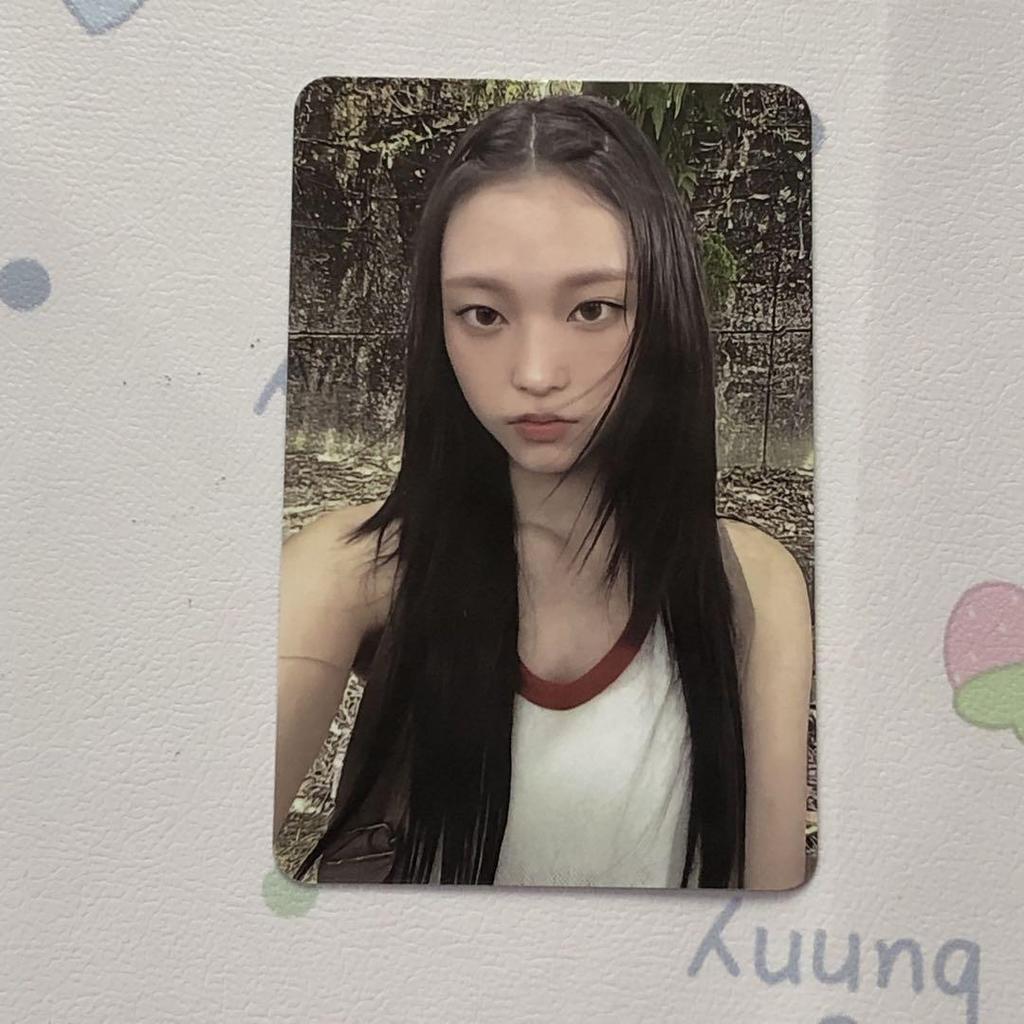 [USED] NewJeans Hyerin How Sweet 2nd Week Public Broadcast Sanok Trading Card