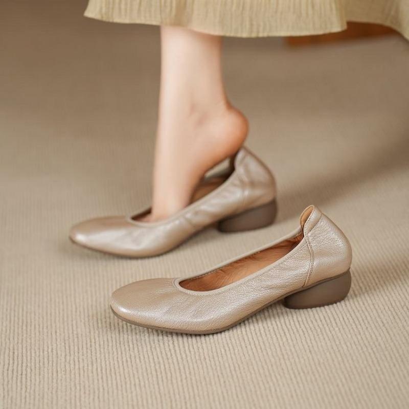 

Lightweight and comfortable one-pedal shoes autumn thick low heel pointed head soft sole shallow mouth professional work single shoes women 40 абрикосовый