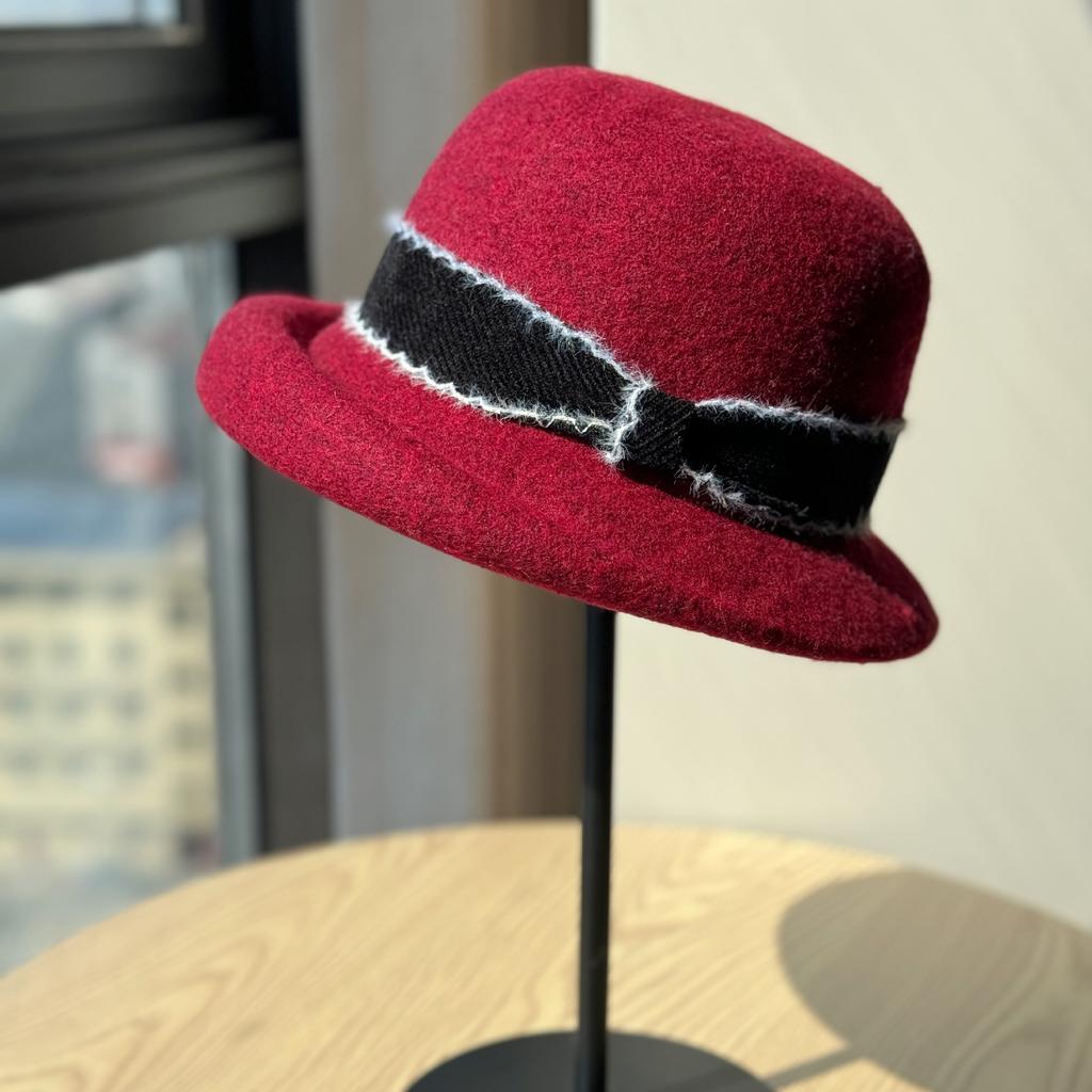 French Retro Small Fragrance Style Wool Fisherman Hat for Women In Autumn and Winter Hepburn Style Curled Basin Hat Elegant Gold Gift Hat