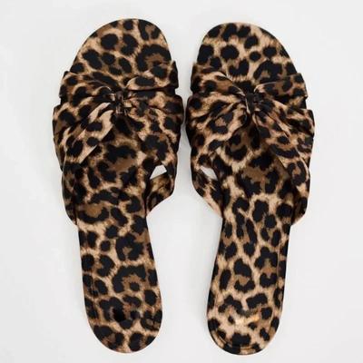 Fashion Leopard Pleated Flat with Women's Slippers Summer Sexy 2024 Fashion Mules Women's Slippers Zapatos De Mujer Flip Flops Chinelos