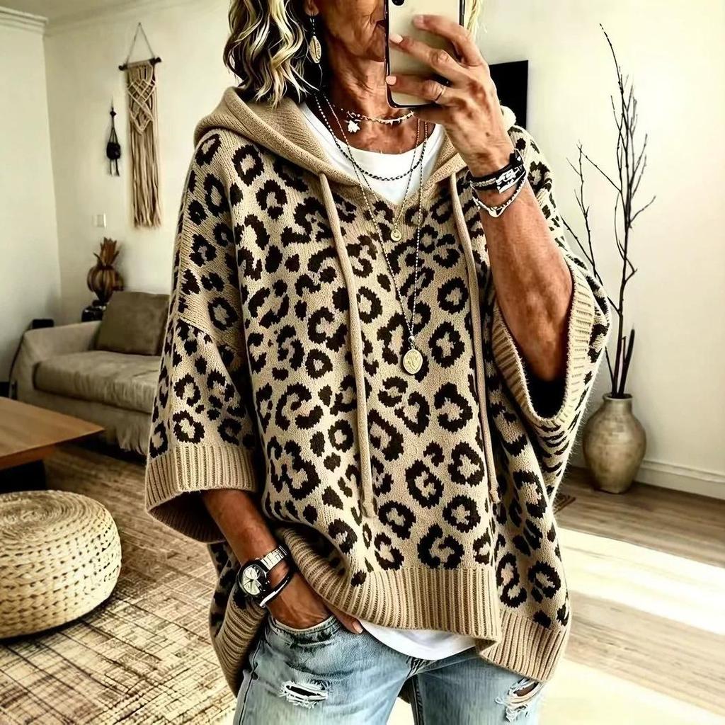 Sweter z dzianiny z kapturem w panterkę