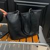 Large-capacity retro bag women's autumn and winter versatile new casual shoulder child and mother bag commuter tote bag