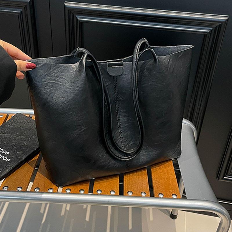 Large-capacity retro bag women's autumn and winter versatile new casual shoulder child and mother bag commuter tote bag