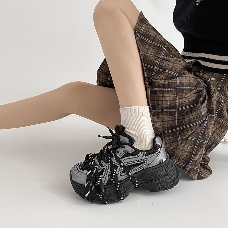 Thick-soled explosive mesh dad shoes women 2025 new versatile breathable casual shoes heightening lace-up running sneakers
