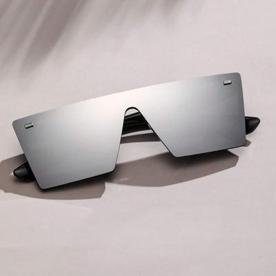 Occhiali da sole da donna alla moda con montatura grande quadrata, occhiali decorativi casual stile retrò da strada