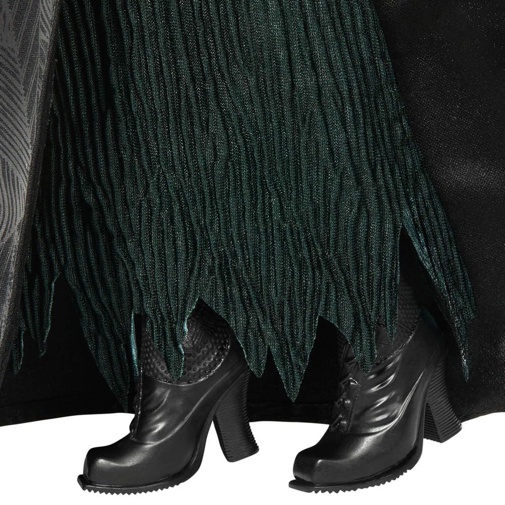 Mattel Universal Pictures A lovely deluxe Elphaba fashion doll inspired by the with removable outfit and 4 Wick movie, accessories.