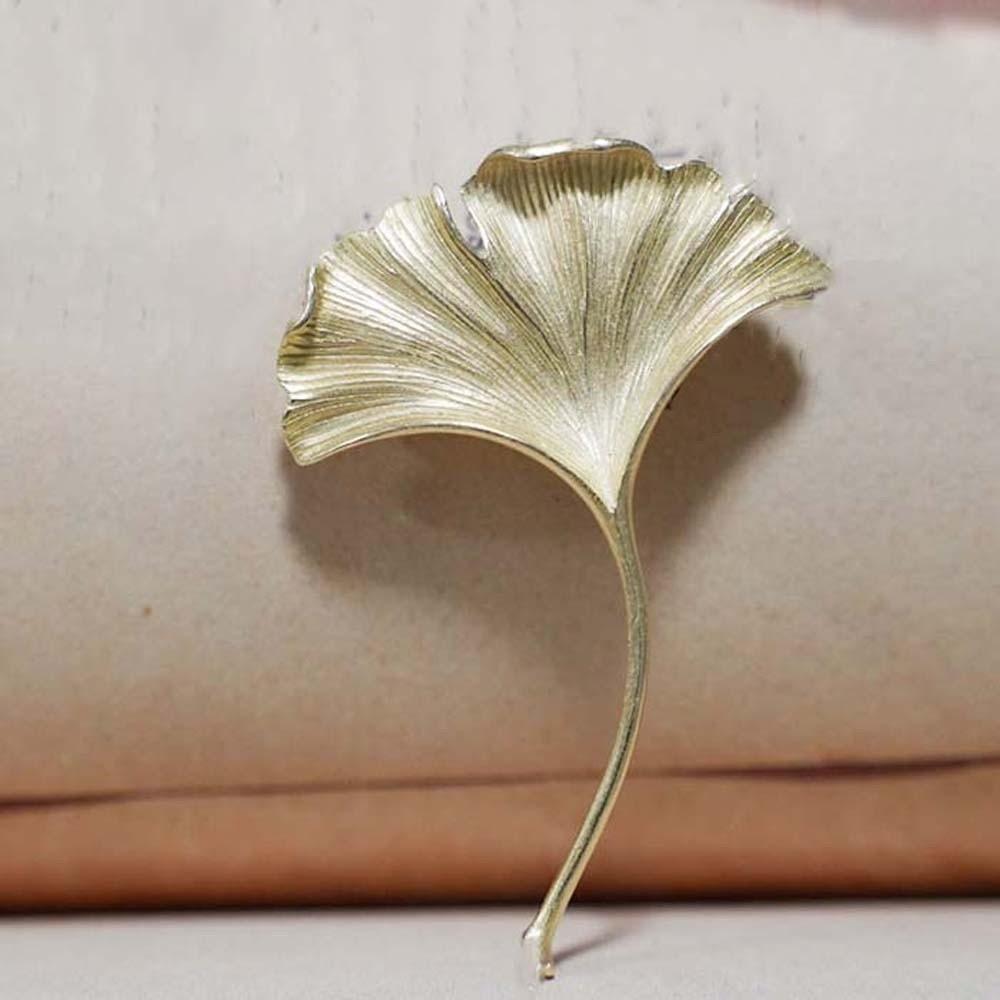 French Style Ginkgo Leaf Brooch Vintage Metal Glossy Corsage Ornament Long Leaf Pin  Women