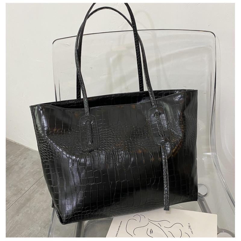 

Simple large-capacity bag New trendy fashion versatile shoulder bag Female Internet celebrity large-capacity portable tote bag чёрный