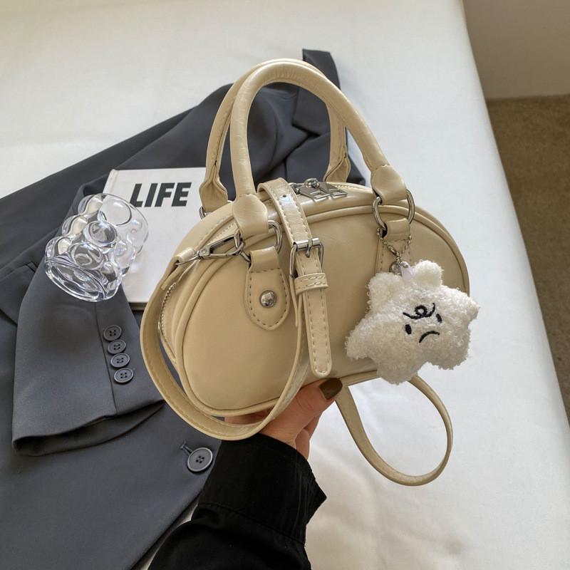 Trendy Cross-border Style Pu Handbag Women 2023 New Winter Fashion Small Batch Design Shoulder Bag белый