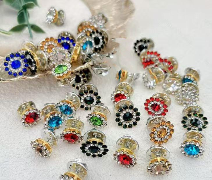 Adjustable Pearl Brooch Set for Waist Tightening and Clothes Fixing