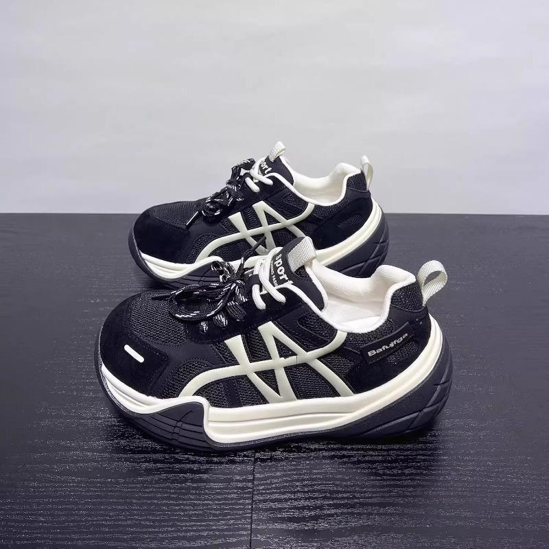 Retro contrasting color splicing thick-soled women's new mesh breathable and comfortable versatile casual sports shoes