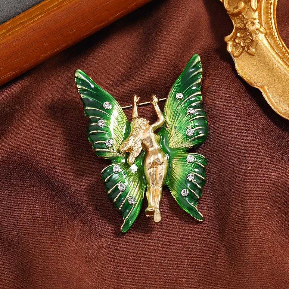Vintage Medieval Emerald Brooch Light Luxury Butterfly Bee Pin Hollow Corsage Tassel Accessories