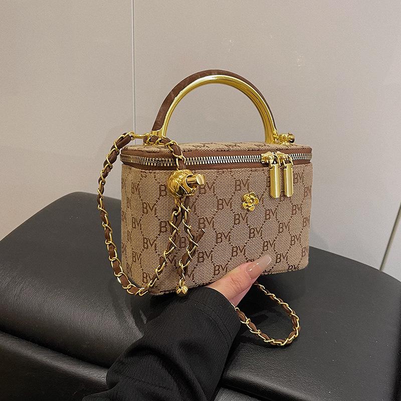 Shoulder bag Small daisy box bag Slack high-intelligence diamond chain Crossbody portable small square bag