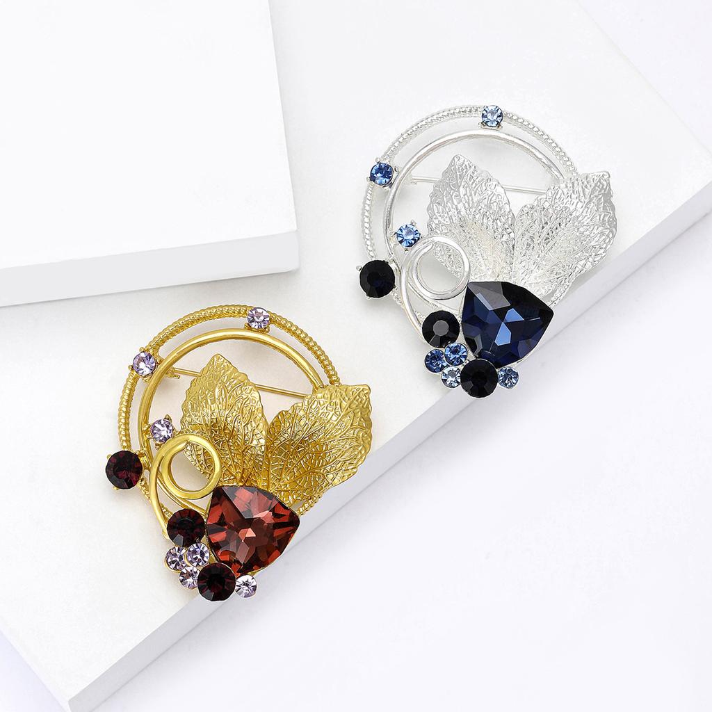 Creative Alloy Rhinestone Leaf Wreath Brooch Niche Versatile Women'S Dress Suit Corsage Jewelry Pin