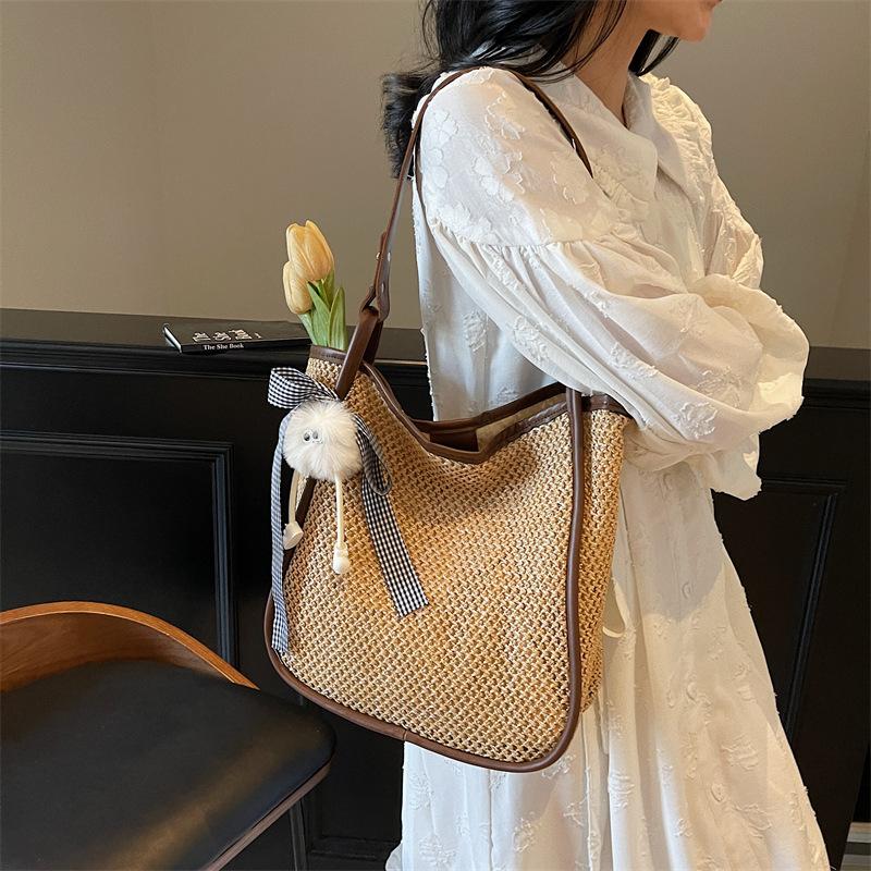 Nischen-Beliebte Strohtasche Damen Vielseitige Pendlertasche Strandurlaub Großvolumige Bucket Bag