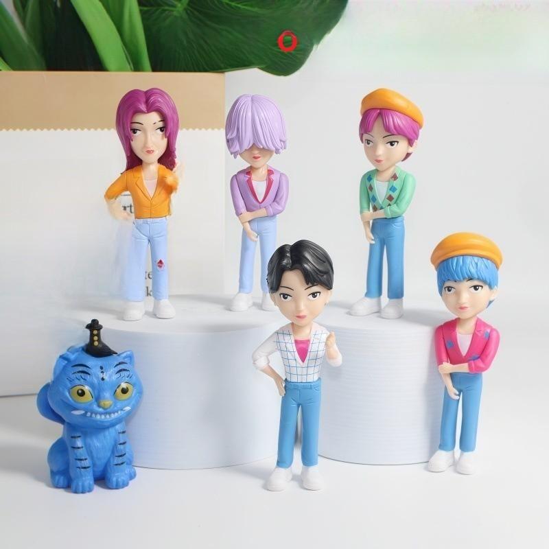 Hunter Witch Girl Group Pvc Figurine With Collectible Design For Fans And Decor