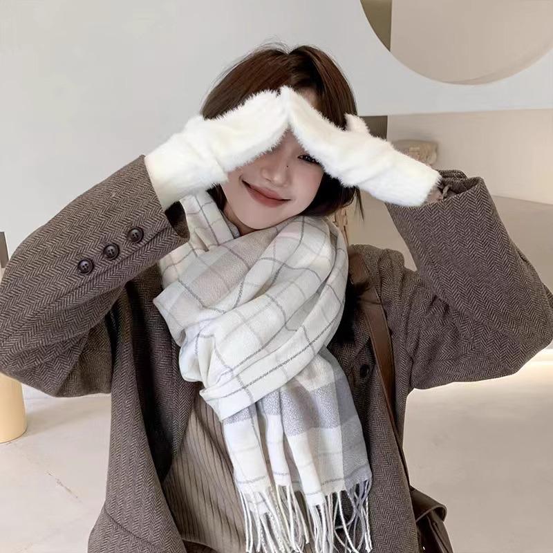 2025 Autumn And Winter Women'S Scarf Atmosphere Plaid Korean Style Versatile Neck Scarf Thick Warm