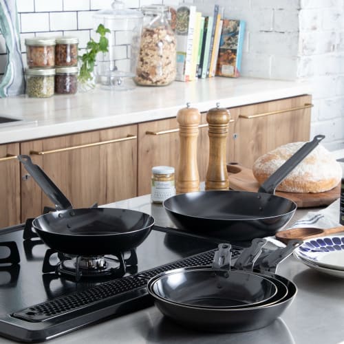 Endo Shoji TKG Iron Frying Pan, 22cm, Inner Diameter X Depth (mm): 222 X 45, Base Diameter (mm): 155, Plate Thickness (mm): 2.3, Weight (kg): 0.94. In