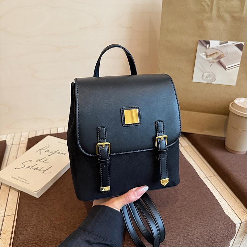 

College style versatile temperament backpack 2025 casual super fire Korean version ins autumn and winter popular commuter women s small bag чёрный