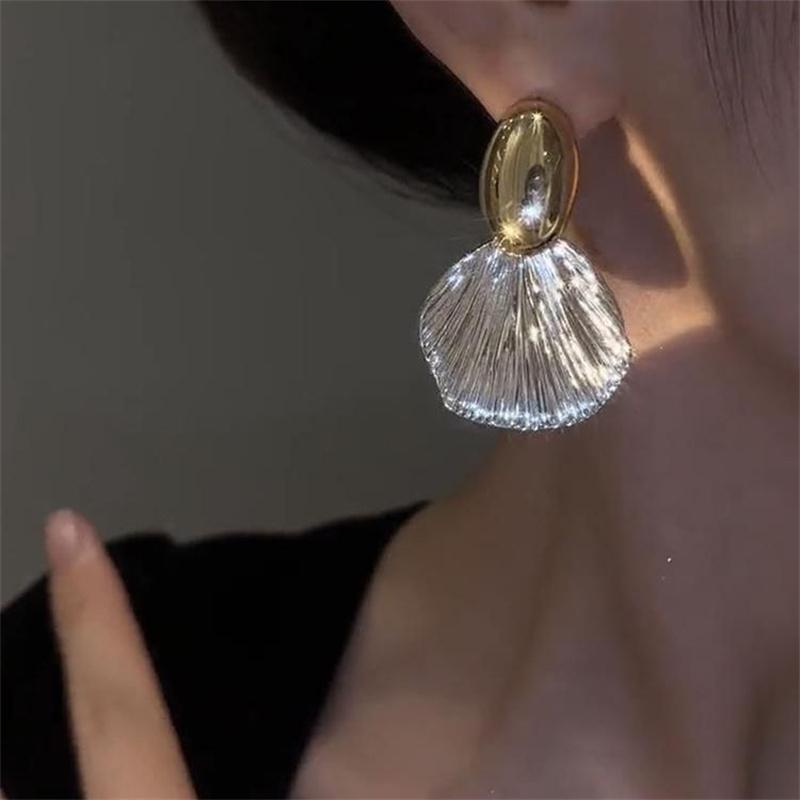 2023 Neue Vintage Silberfarbe Metall Große Muschel Ohrstecker für Frauen Mode Punk Geometrie Hängeohrringe Schmuck
