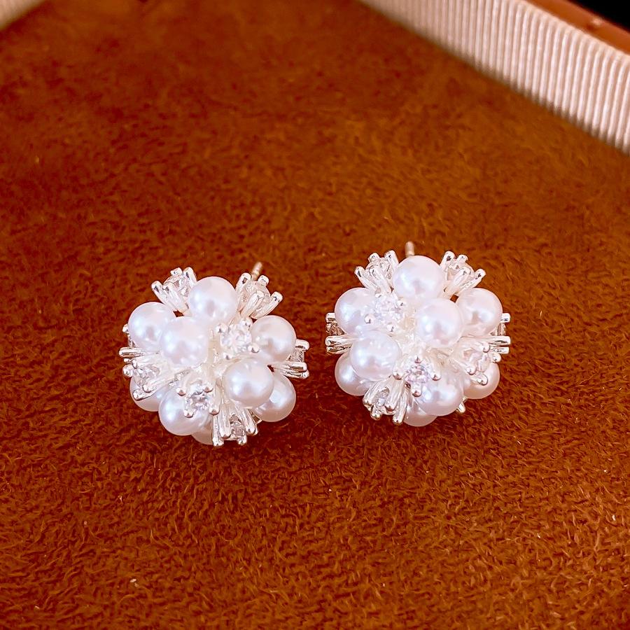 Korean small fragrant style zircon flower pearl stud earrings exquisite temperament earrings